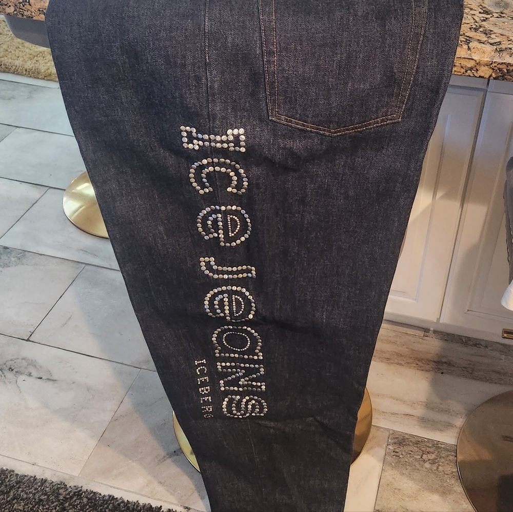 Iceberg outfit